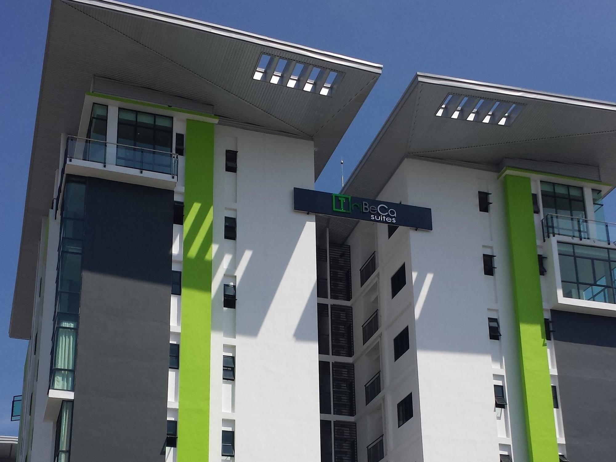 Tribeca Suites Kuching Buitenkant foto