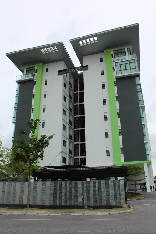 Tribeca Suites Kuching Buitenkant foto