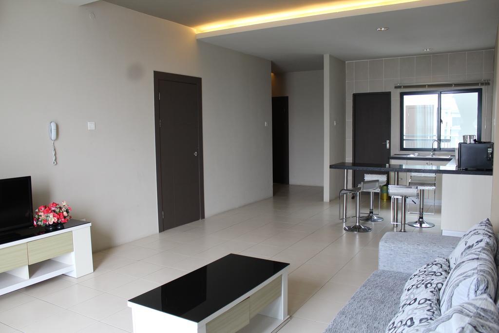 Tribeca Suites Kuching Buitenkant foto