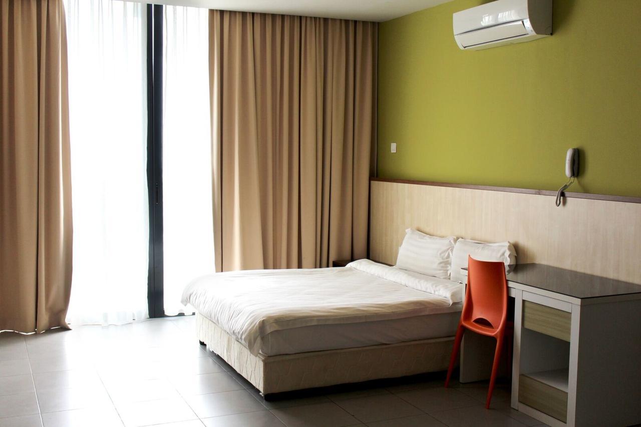 Tribeca Suites Kuching Buitenkant foto