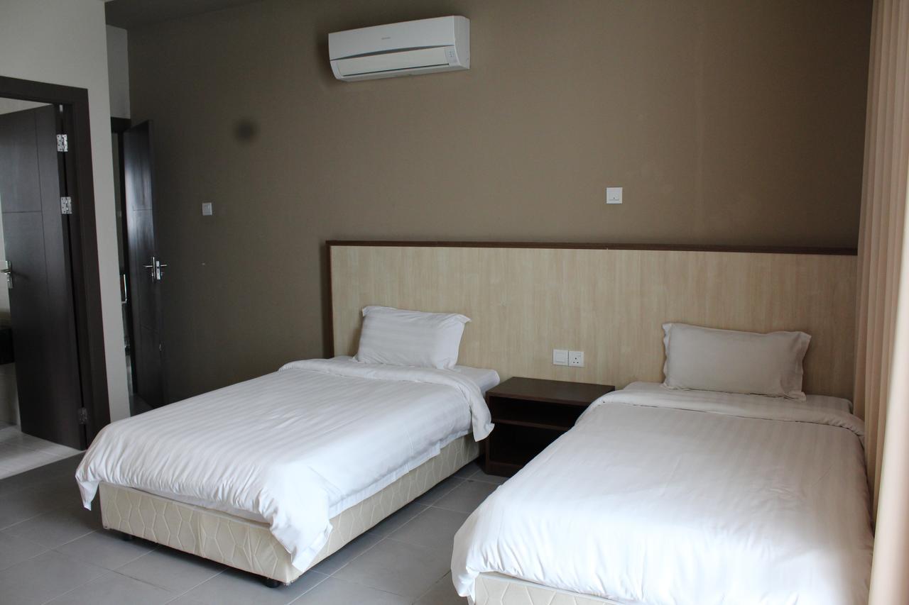 Tribeca Suites Kuching Buitenkant foto