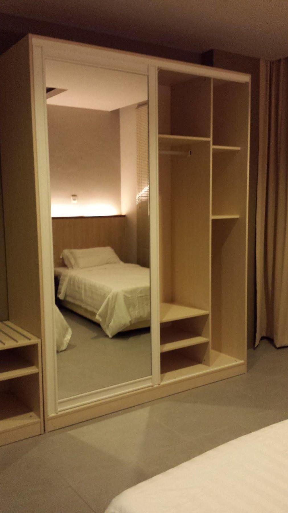Tribeca Suites Kuching Buitenkant foto