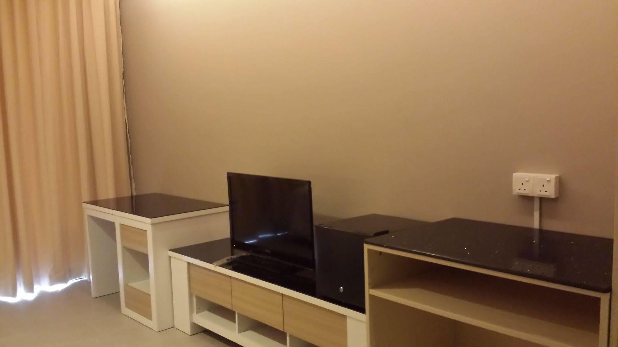 Tribeca Suites Kuching Buitenkant foto